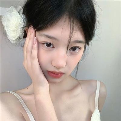 蓝色嘴巴的脸 海报